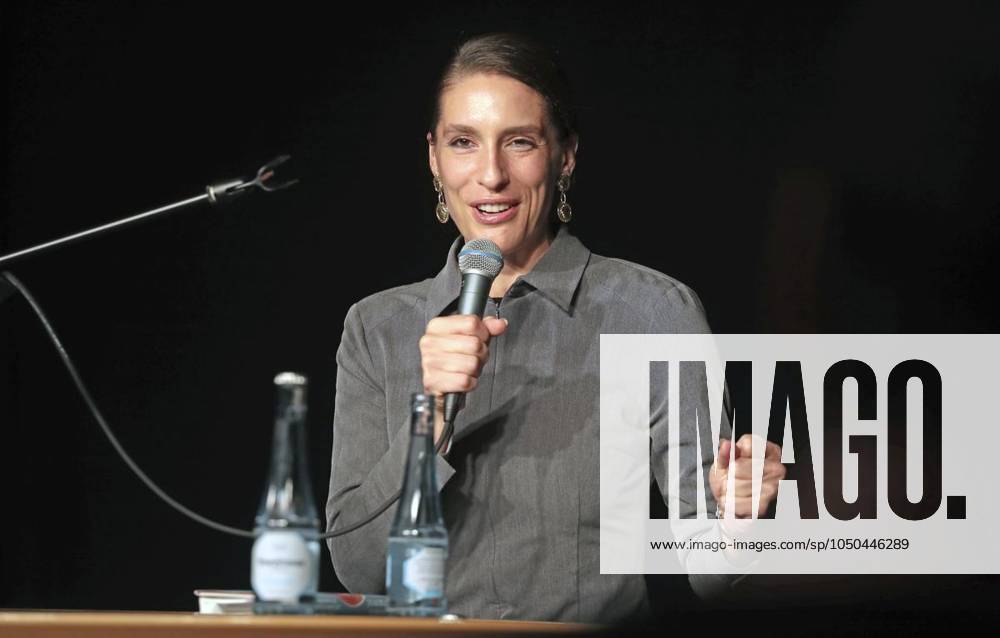 Andrea Petkovic presents her new book in the reading café of the Gladbeck public library Andrea Petkovic presents her new book in the reading café of the Gladbeck public library on Wednesday, September 18, 2024 Photo Frank Oppitz FUNKE Foto ServicesSport Deutschland NRW Gladbeck Copyright FrankxOppitz