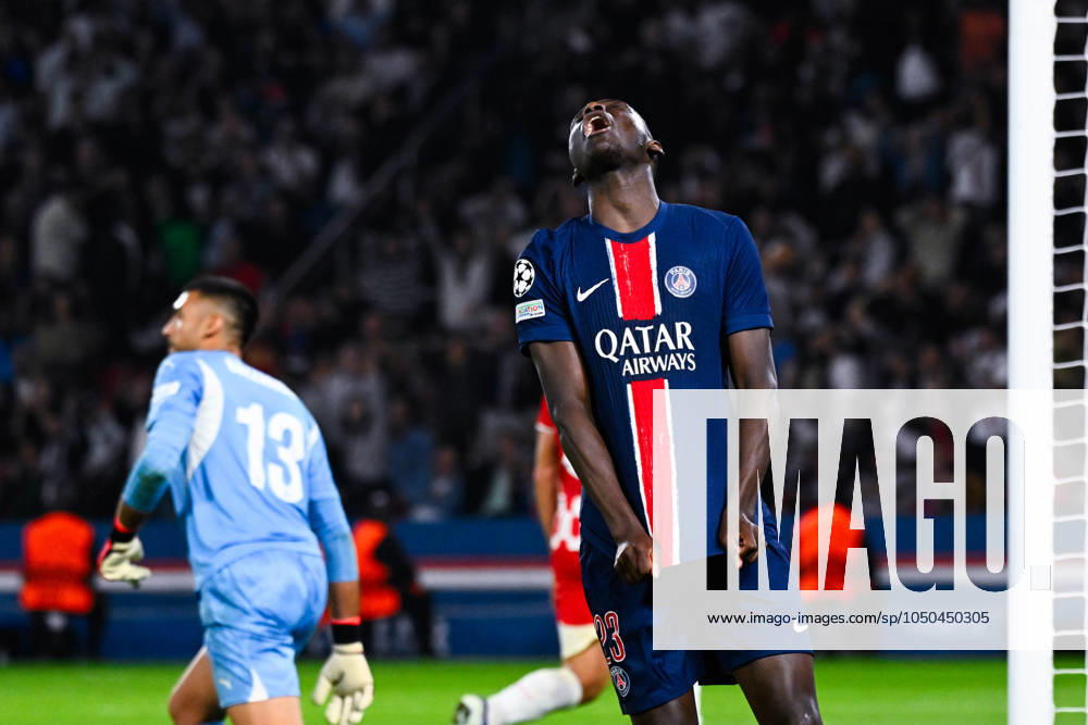 Randal Kolo Muani ( 23 - PSG ) looks dejected during the UEFA Champions League match between Paris Saint Germain and Girona FC at Parc Des Princes on September 18, 2024 in Paris, France. ( Photo by federico pestellini panoramic ) - FOOTBALL : PSG vs Girona - Ligue des Champions - 18 09 2024 FedericoPestellini Panoramic