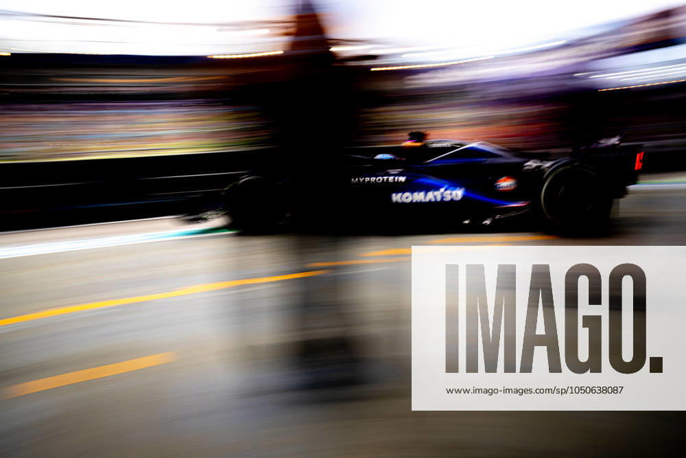 MARINA BAY, SINGAPORE: Alex Albon, racing for the Williams Racing team during the 2024 Formula 1 Singapore Grand Prix at the Marina Bay Street Circuit in Marina Bay, Singapore