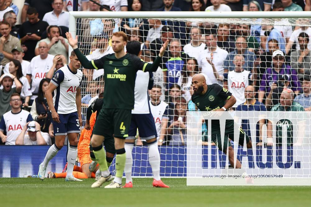 Igor Thiago of Brentford celebrates scoring their sides first goal of the game to make it 0-1 Tottenham Hotspur v Brentford, Premier League, Football, Tottenham Hotspur Stadium, London, UK, 21 Sep 2024