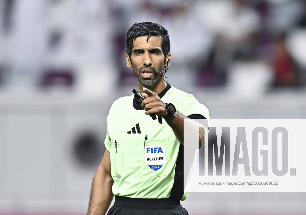 AL-SADD SC VS AL DUHAIL SC-OOREDOO STARS LEAGUE QATAR Referee, Khamis Mohammed Al-Marri gestures during the during the Ooredoo Qatar Stars League 24 25 match between Al-Sadd SC and Al Duhail SC at Jassim bin Hamad Stadium in Doha, Qatar, on September 21, 2024. DOHA Qatar