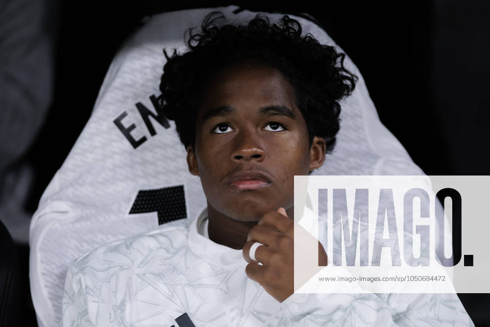LA LIGA EA Sports - Real Madrid vs Espanyol MADRID, SPAIN - SEPTEMBER 21: Endrick of Real Madrid on the bench during the La Liga 2024 25 match between Real Madrid and Espanyol at Santiago Bernabeu Stadium. (Photo by Guillermo Martinez) Madrid Santiago BernabÃ u Stadium Spain