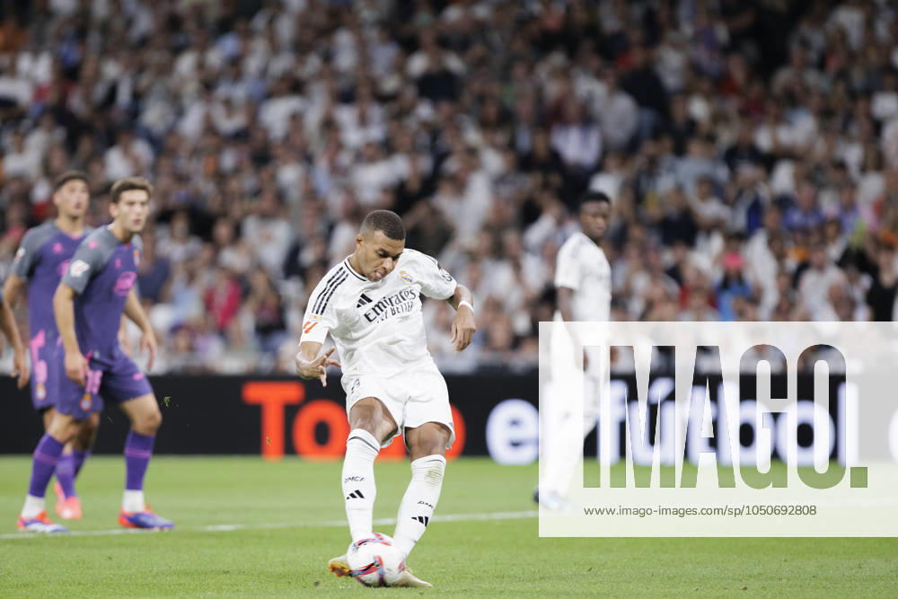 LA LIGA EA Sports - Real Madrid vs Espanyol MADRID, SPAIN - SEPTEMBER 21: Kylian Mbappe of Real Madrid scores a goal during the La Liga 2024 25 match between Real Madrid and Espanyol at Santiago Bernabeu Stadium. (Photo by Guillermo Martinez) Madrid Santiago Bernabà u Stadium Spain