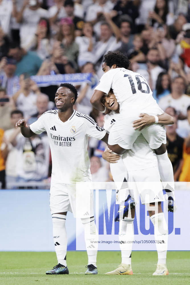 LA LIGA EA Sports - Real Madrid vs Espanyol MADRID, SPAIN - SEPTEMBER 21: Vinicius jr of Real Madrid celebrates a goal during the La Liga 2024 25 match between Real Madrid and Espanyol at Santiago Bernabeu Stadium. (Photo by Guillermo Martinez) Madrid Santiago BernabÃ u Stadium Spain