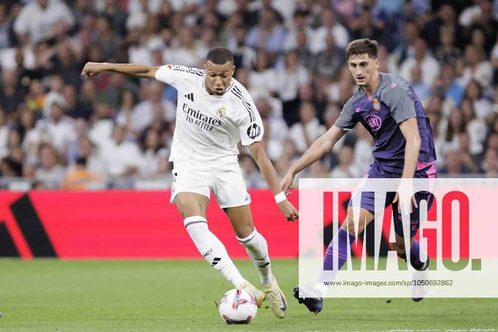 LA LIGA EA Sports - Real Madrid vs Espanyol MADRID, SPAIN - SEPTEMBER 21: Kylian Mbappe of Real Madrid in action during the La Liga 2024 25 match between Real Madrid and Espanyol at Santiago Bernabeu Stadium. (Photo by Guillermo Martinez) Madrid Santiago Bernabà u Stadium Spain