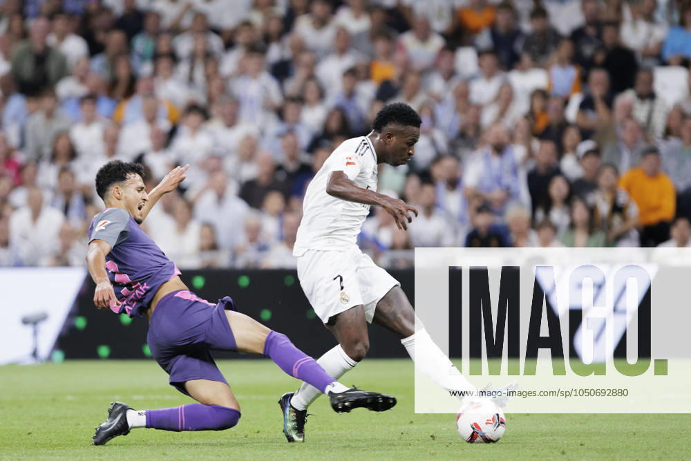 LA LIGA EA Sports - Real Madrid vs Espanyol MADRID, SPAIN - SEPTEMBER 21: Vinicius jr of Real Madrid scores a goal during the La Liga 2024 25 match between Real Madrid and Espanyol at Santiago Bernabeu Stadium. (Photo by Guillermo Martinez) Madrid Santiago BernabÃ u Stadium Spain