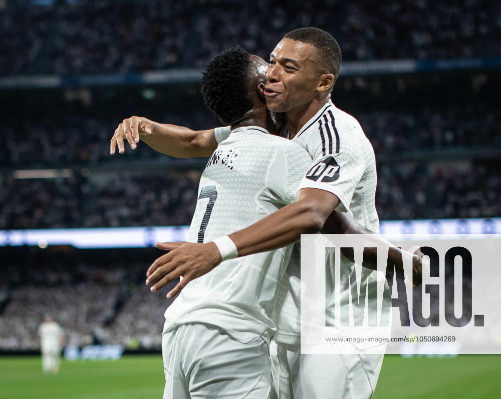 Real Madrid x Espanyol Mbappe and Vini Jr (Real Madrid) in action during the game valid for La Liga at the Santiago Bernabeu stadium, in Madrid, today September 21, 2024.