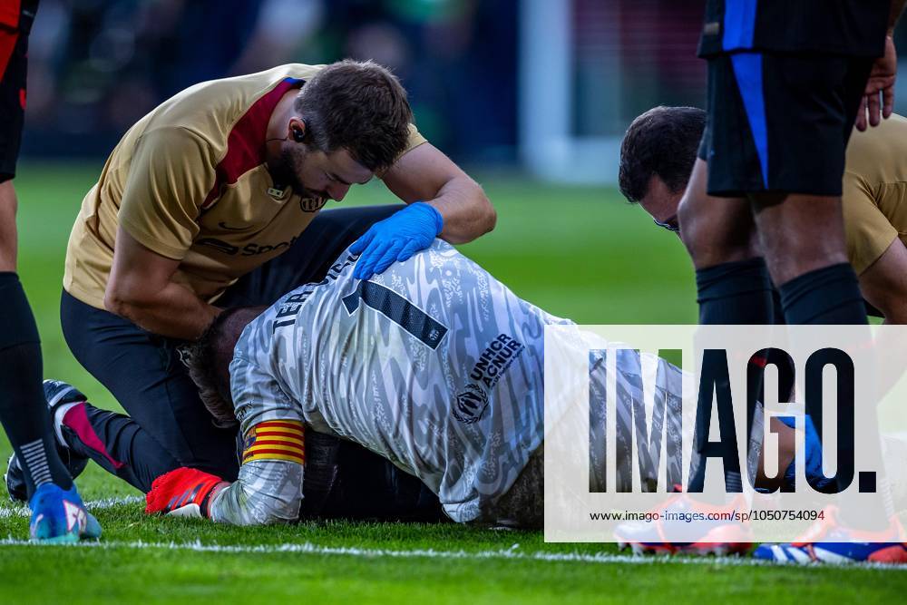 Soccer La Liga matchday 6 FC Villarreal FC Barcelona on 22 09 2024 at Estadio de la Ceramica in Villareal Marc Andre ter Stegen Barcelona injured on the ground
