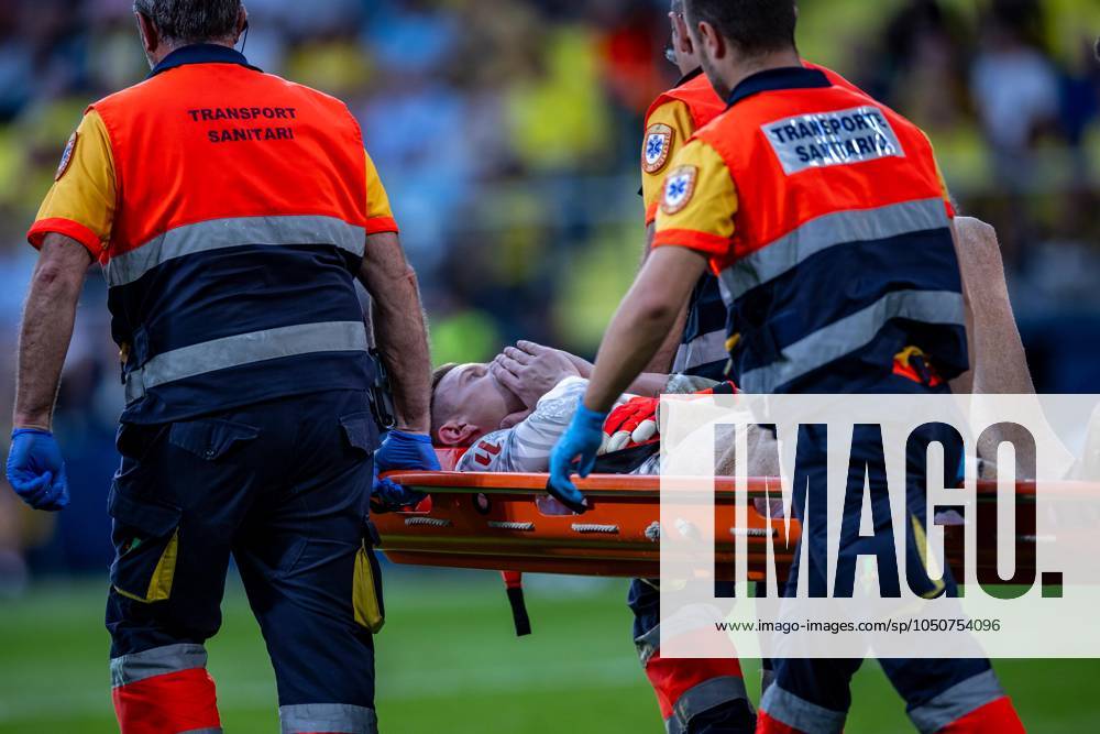 Soccer La Liga matchday 6 FC Villarreal FC Barcelona on 22 09 2024 at Estadio de la Ceramica in Villareal Marc Andre ter Stegen Barcelona is carried off the pitch injured