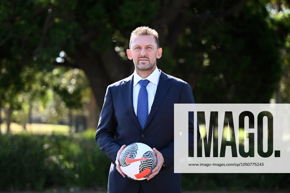 SOCCEROOS NEW COACH ANNOUNCEMENT, Tony Popovic poses for a photograph following a press conference, PK, Pressekonferenz at Football Australia Headquarters, in Sydney, Monday, September 23, 2024. Football Australia has announced Tony Popovic as the new head coach of the Socceroos. ( NO ARCHIVING, , NO USE IN BOOKS WITHOUT CONSENT SYDNEY NEW SOUTH WALES AUSTRALIA