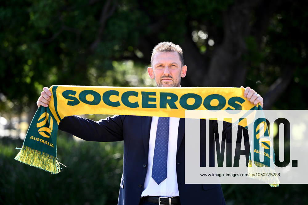 SOCCEROOS NEW COACH ANNOUNCEMENT, Tony Popovic poses for a photograph following a press conference, PK, Pressekonferenz at Football Australia Headquarters, in Sydney, Monday, September 23, 2024. Football Australia has announced Tony Popovic as the new head coach of the Socceroos. ( NO ARCHIVING, , NO USE IN BOOKS WITHOUT CONSENT SYDNEY NEW SOUTH WALES AUSTRALIA