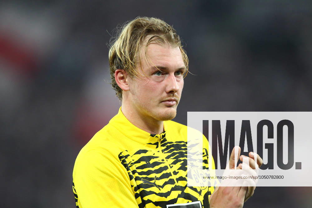 Julian Brandt am Ende des Spiel , VfB Stuttgart - Borussia Dortmund , Bundesliga - Spieltag 4 , Fußball , in der MHP Arena Stadion, Stuttgart, Baden-Württemberg, Deutschland . September 22, 2024 - Photo: Davide Elias - Ipa Photo Pressefoto DENL