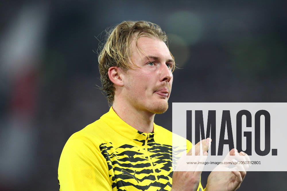 Julian Brandt am Ende des Spiel , VfB Stuttgart - Borussia Dortmund , Bundesliga - Spieltag 4 , Fußball , in der MHP Arena Stadion, Stuttgart, Baden-Württemberg, Deutschland . September 22, 2024 - Photo: Davide Elias - Ipa Photo Pressefoto DENL