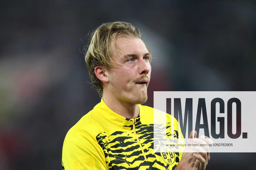 Julian Brandt am Ende des Spiel , VfB Stuttgart - Borussia Dortmund , Bundesliga - Spieltag 4 , Fußball , in der MHP Arena Stadion, Stuttgart, Baden-Württemberg, Deutschland . September 22, 2024 - Photo: Davide Elias - Ipa Photo Pressefoto DENL
