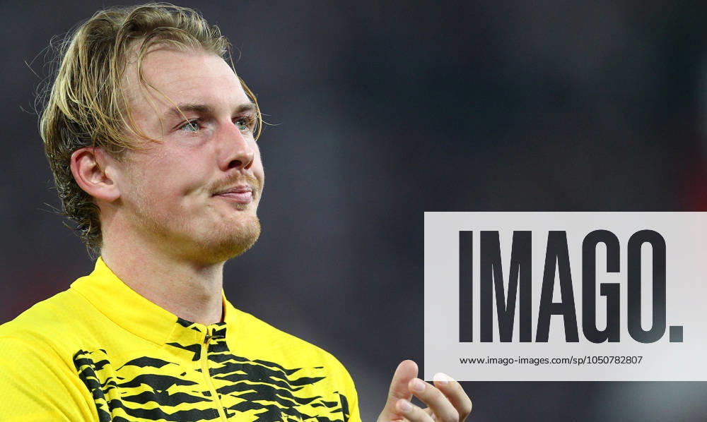 Julian Brandt am Ende des Spiel , VfB Stuttgart - Borussia Dortmund , Bundesliga - Spieltag 4 , Fußball , in der MHP Arena Stadion, Stuttgart, Baden-Württemberg, Deutschland . September 22, 2024 - Photo: Davide Elias - Ipa Photo Pressefoto DENL