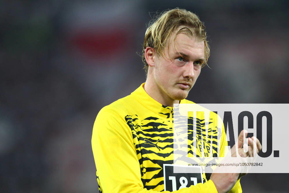 Julian Brandt am Ende des Spiel , VfB Stuttgart - Borussia Dortmund , Bundesliga - Spieltag 4 , Fußball , in der MHP Arena Stadion, Stuttgart, Baden-Württemberg, Deutschland . September 22, 2024 - Photo: Davide Elias - Ipa Photo Pressefoto DENL
