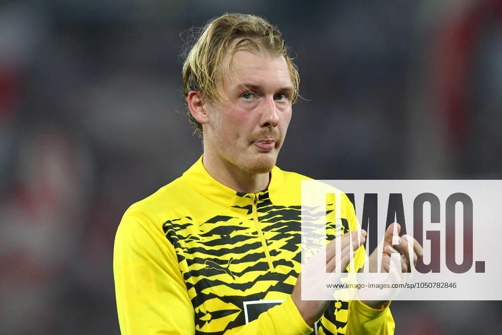 Julian Brandt am Ende des Spiel , VfB Stuttgart - Borussia Dortmund , Bundesliga - Spieltag 4 , Fußball , in der MHP Arena Stadion, Stuttgart, Baden-Württemberg, Deutschland . September 22, 2024 - Photo: Davide Elias - Ipa Photo Pressefoto DENL