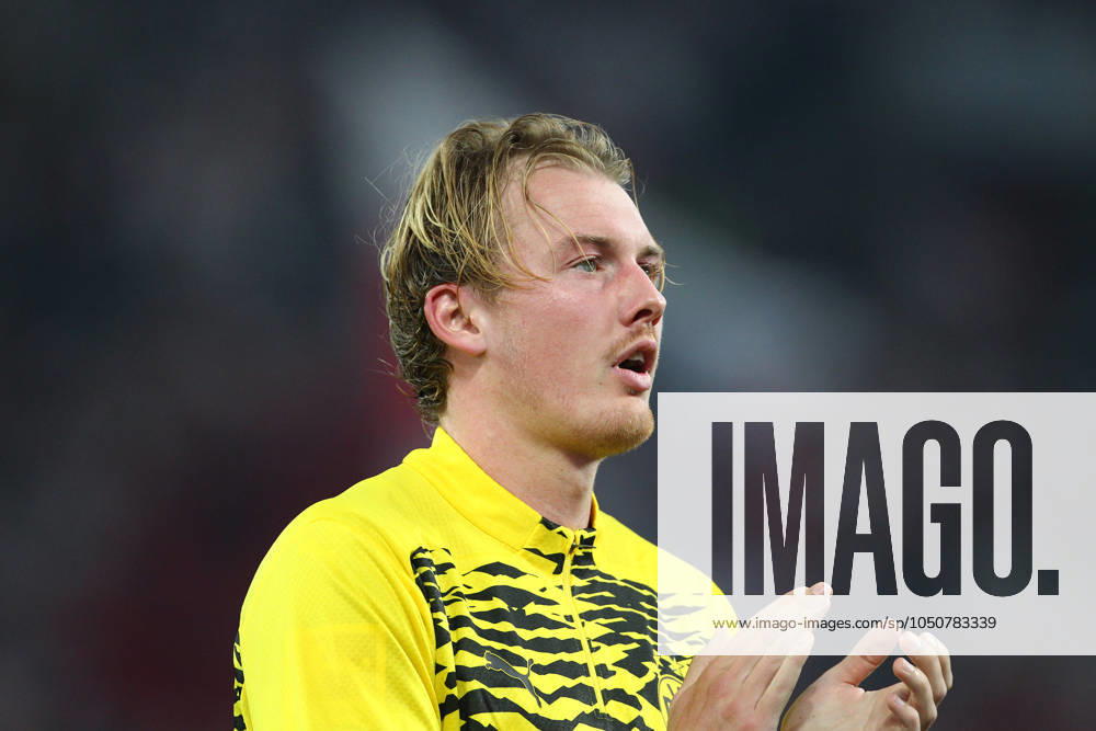 Julian Brandt am Ende des Spiel , VfB Stuttgart - Borussia Dortmund , Bundesliga - Spieltag 4 , Fußball , in der MHP Arena Stadion, Stuttgart, Baden-Württemberg, Deutschland . September 22, 2024 - Photo: Davide Elias - Ipa Photo Pressefoto DENL
