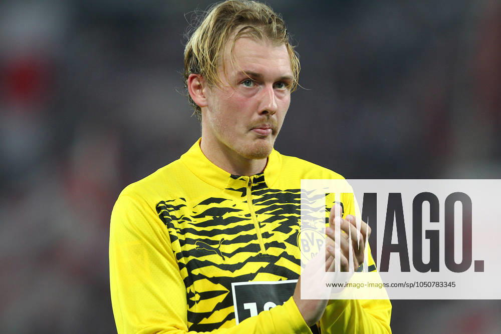 Julian Brandt am Ende des Spiel , VfB Stuttgart - Borussia Dortmund , Bundesliga - Spieltag 4 , Fußball , in der MHP Arena Stadion, Stuttgart, Baden-Württemberg, Deutschland . September 22, 2024 - Photo: Davide Elias - Ipa Photo Pressefoto DENL