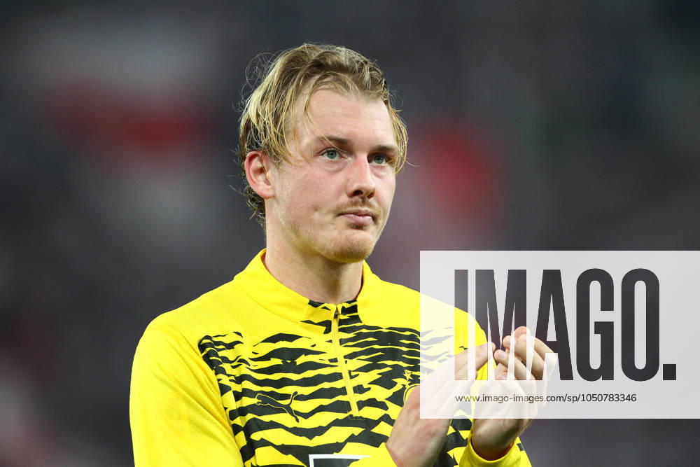 Julian Brandt am Ende des Spiel , VfB Stuttgart - Borussia Dortmund , Bundesliga - Spieltag 4 , Fußball , in der MHP Arena Stadion, Stuttgart, Baden-Württemberg, Deutschland . September 22, 2024 - Photo: Davide Elias - Ipa Photo Pressefoto DENL