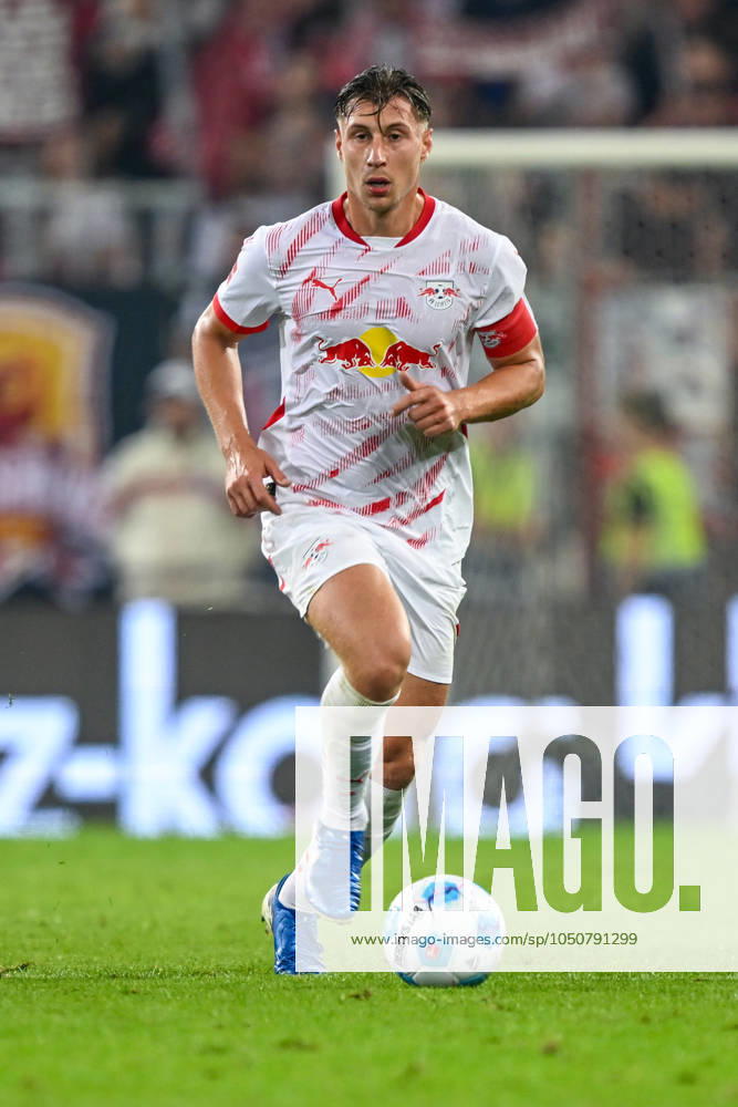 Soccer 1 Bundesliga FC St Pauli RB Leipzig on 22 09 2024 at Millerntor Stadium in Hamburg Willi Orban RB Leipzig on ball MT