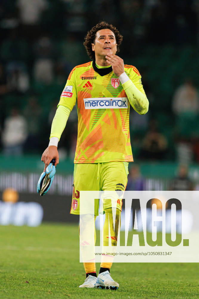 Guillermo Ochoa (AVS) seen in action during the Liga Portugal game between teams of Sporting CP and AVS Futebol SAD at Estadio Jose Alvalade. final score 3:0 Lisbon Portugal - ZUMAs197 20240922_aaa_s197_347