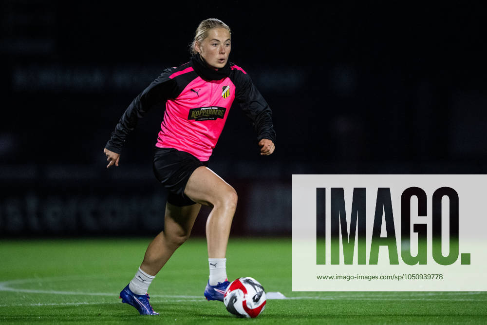 Paulina Nyström during a training session with Häcken on September 25, 2024 in London Photo Emma Wallskog BILDBYRAN COP 320 EW0434 fotboll football soccer fotball champions league träning practice training häcken dam bbeng