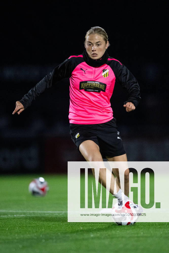 Paulina Nyström during a training session with Häcken on September 25, 2024 in London Photo Emma Wallskog BILDBYRAN COP 320 EW0434 fotboll football soccer fotball champions league träning practice training häcken dam bbeng