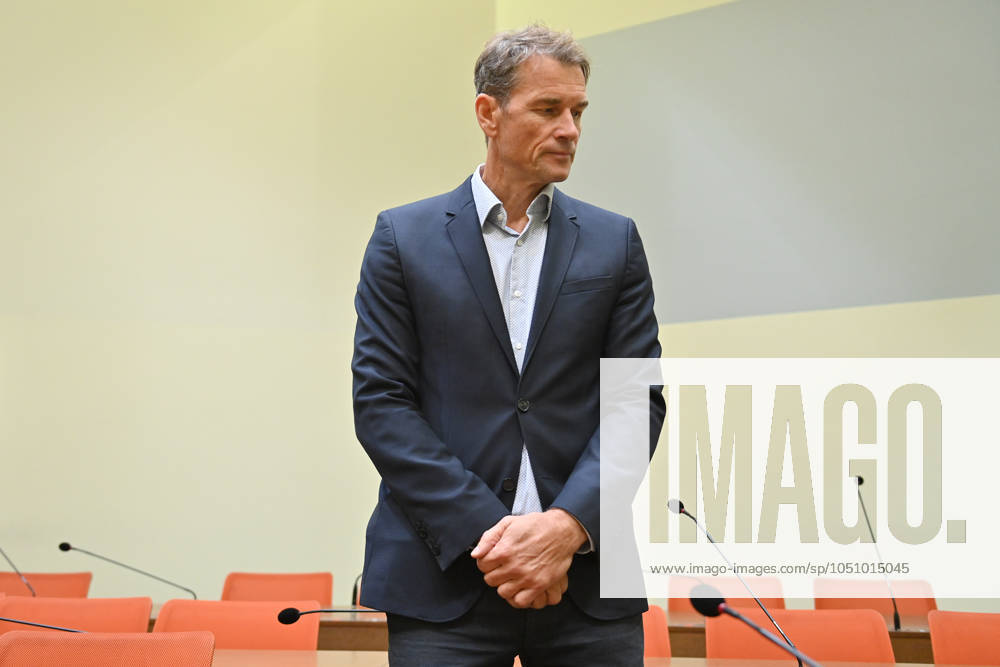 Jens Lehmann, single image,cropped single motif,half figure,half figure Regional Court Munich II Criminal proceedings against Jens Lehmann on suspicion of insulting and a on 27 09 2024,appeal,