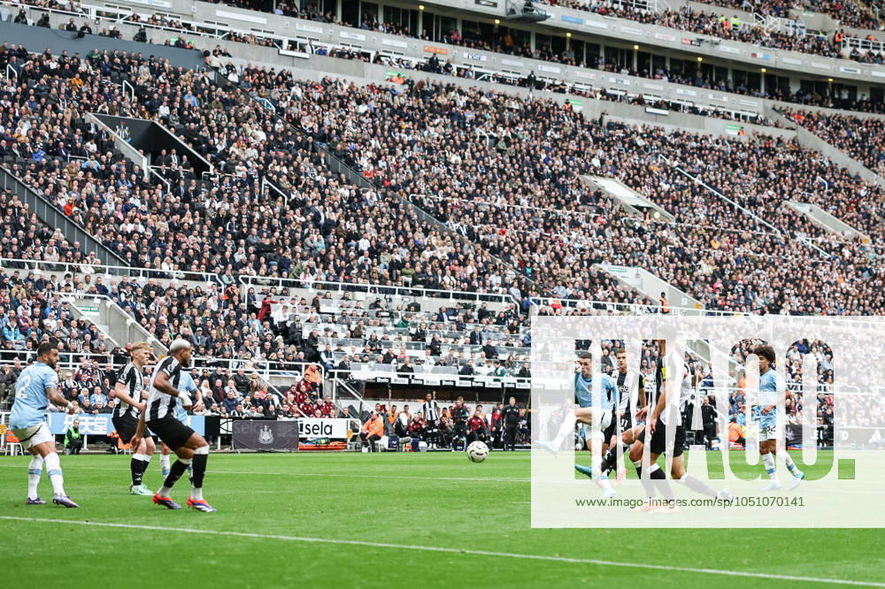 Premier League Newcastle United v Manchester City Phil Foden of Manchester City shoots on goal during the Premier League match Newcastle United vs Manchester City at St. James s Park, Newcastle, United Kingdom, 28th September 2024 (Photo by Mark Cosgrove News Images) Newcastle St. James s Park Tyne and Wear United Kingdom