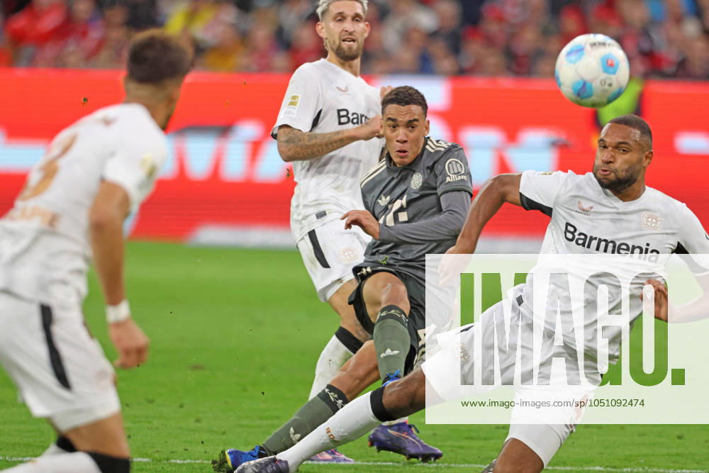 42 Jamal Musiala FCB vs 4 Jonathan Tah Leverkusen duel Football 1 BL FC Bayern Muenchen Bayer 04 Leverkusen 28 09 2024 Allianz Arena PHOTO Mladen Lackovic LakoPress