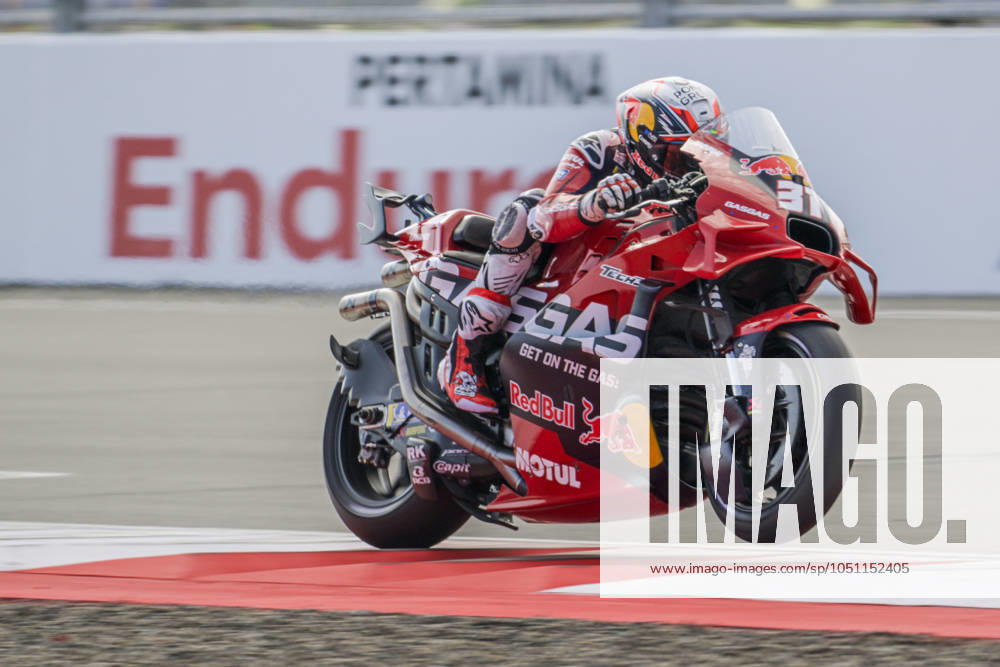 31 ACOSTA Pedro (spa), Tech3 GasGas Factory Racing, GasGas RC16, action during the 2024 MotoGP Pertamina Grand Prix of Indonesia on Pertamina Mandalika International Street Circuit from September 27 to 29, in Central Lombok, Indonesia - MOTO - MOTO GP - GRAND PRIX OF INDONESIA 2024 DPPI Panoramic MGP_INDO_IB__NZ93654