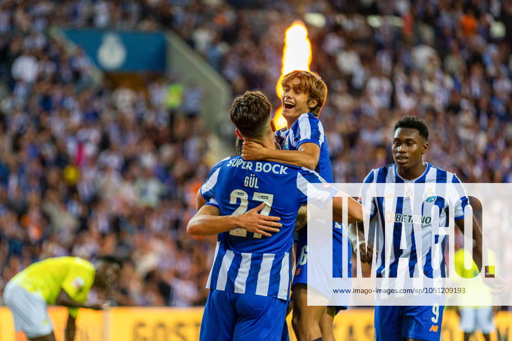 FC Porto Vs FC Arouca in Porto, Portugal - 29 Sept 2024 Deniz Gul of FC Porto celebrates a goal with his teammate Ricardo Mora during the Liga Portugal Betclic match between FC Porto and FC Arouca at Estadio do Dragao. Final Score : FC Porto 4 : 0 FC Arouca Porto Portugal