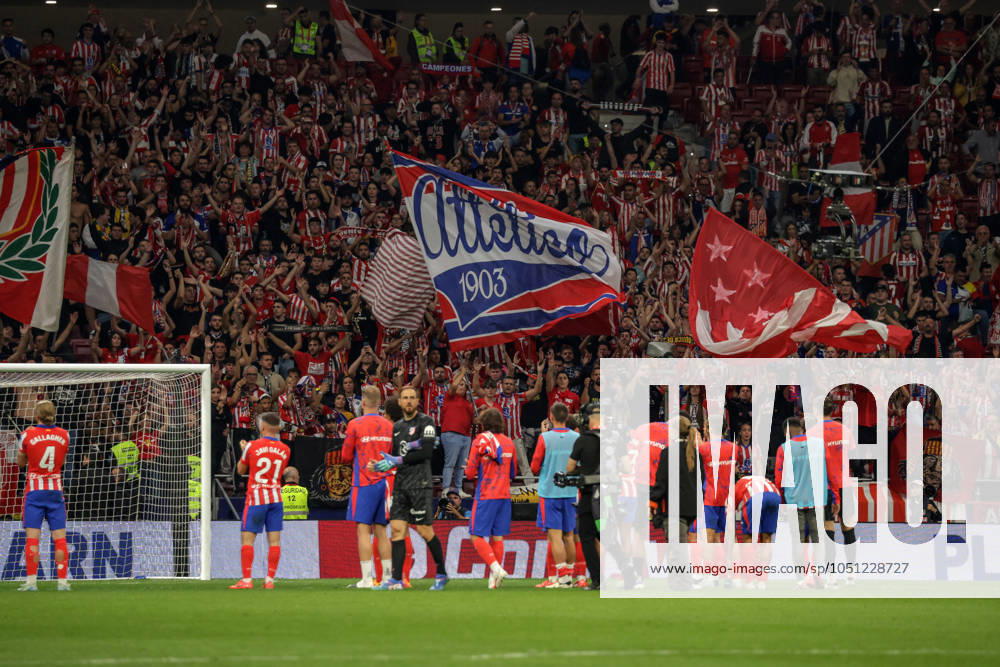 Spain - Atletico de Madrid vs Real Madrid CF - 29 09 2024 SPAIN, MADRID, SEPTEMBER 29. Players of Atletico de Madrid celebrate with Supporters of Atletico de Madrid at the end of the La Liga EA Sports football match between Atletico de Madrid and Real Madrid CF at Civitas Metropolitano on September 29, 2024 in Madrid, Spain. Photo by Manuel Blondeau AOP.Press Madrid Civitas Metropolitano Spain