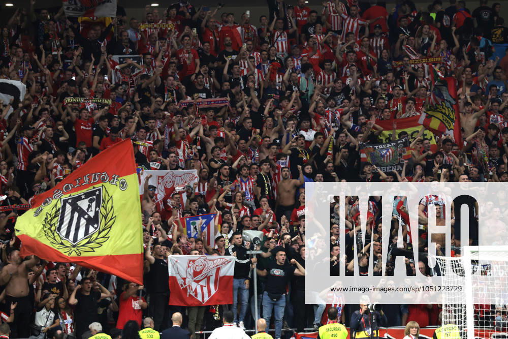 Spain - Atletico de Madrid vs Real Madrid CF - 29 09 2024 SPAIN, MADRID, SEPTEMBER 29. Supporters of Atletico de Madrid celebrate at the end of the La Liga EA Sports football match between Atletico de Madrid and Real Madrid CF at Civitas Metropolitano on September 29, 2024 in Madrid, Spain. Photo by Manuel Blondeau AOP.Press Madrid Civitas Metropolitano Spain
