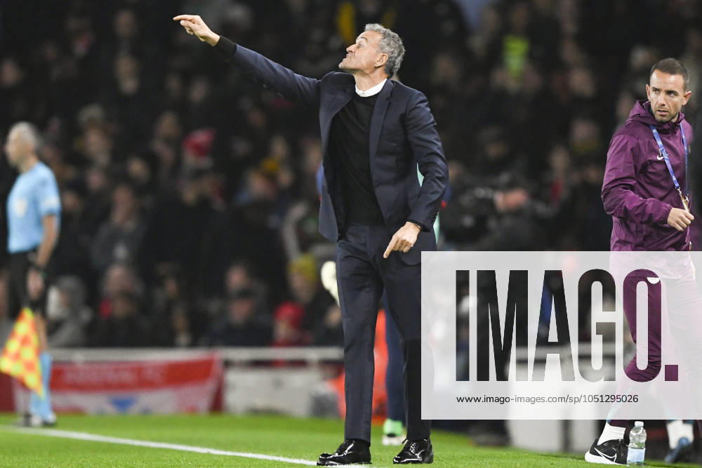 PSG Head Coach Luis Enrique Martínez García gestures during the UEFA Champions League 2024 25 League Phase MD2 match between Arsenal FC and Paris Saint-Germain at Emirates Stadium on October 1, 2024 in London, England. FOOTBALL : Arsenal Vs Paris Saint-Germain - Ligue des Champions - 01 10 2024 LiamAmsan Panoramic