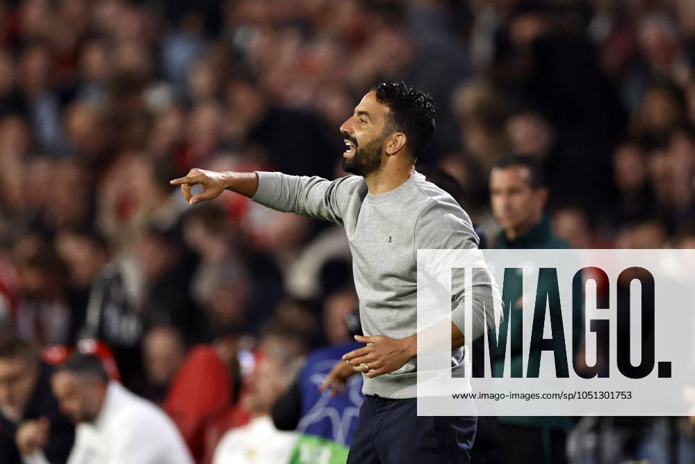 EINDHOVEN - Sporting Clube de Portugal coach Ruben Amorim during the UEFA Champions league match between PSV Eindhoven and Sporting CP at Phillips Stadium on Oct. 1, 2024 in Eindhoven, Netherlands. ANP MAURICE VAN STEEN UEFA Champions League 2024 25 League Phase MD2 2024 25 ANPxSportx IVx 509879248 originalFilename: 509879248