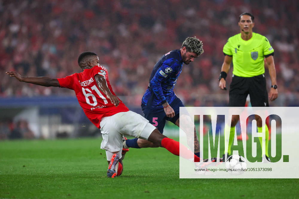 Portugal, Lisbon 2 October 2024 Uefa Champions League phase 2024 25 Matchday 2, S L Benfica Atletico de Madrid v l , Florentino Dias S L Benfica , Rodrigo de Paul Atlà tico Madrid , duel, action, action, Battles for the Ball