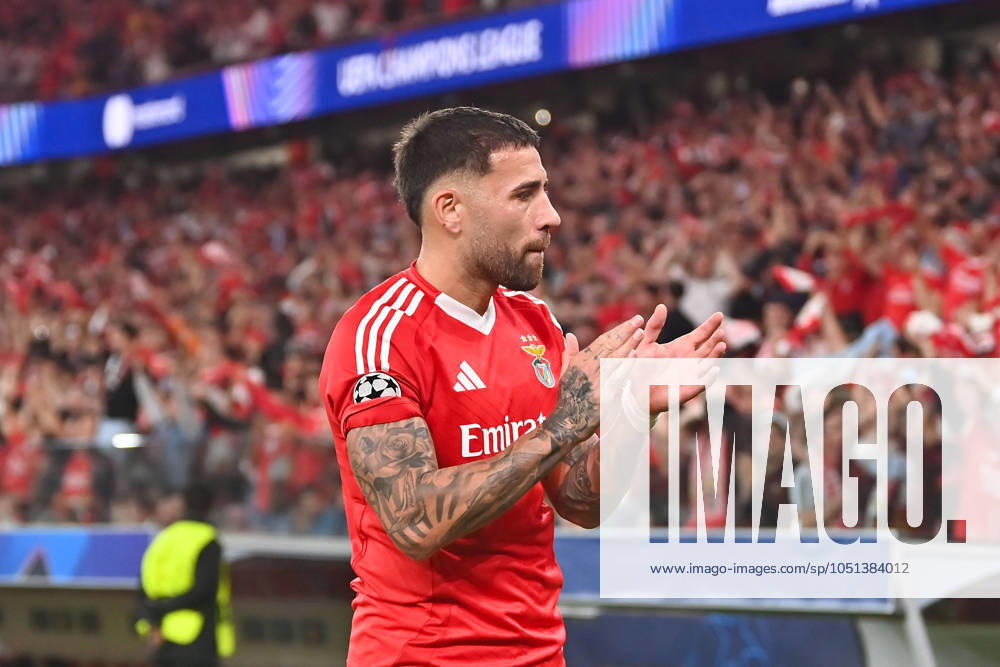 Portugal, Lisbon 2 October 2024 Uefa Champions League phase 2024 25 Matchday 2, S L Benfica Atletico de Madrid v l , Nicolas Otamendi S L Benfica claps Goal celebration, celebrate the goal