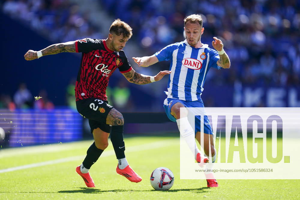 ESP: RCD Espanyol v RCD Mallorca. La Liga EA Sports. Date 9 Pablo Maffeo of RCD Mallorca and Irvin Cardona of RCD Espanyol during the La Liga EA Sports match between RCD Espanyol and RCD Mallorca played at RCDE Stadium on October 5, 2024 in Barcelona, Spain. kpng