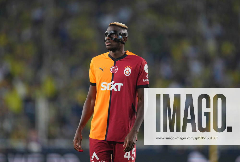 Turkey Süper Ligue: Fenerbahce SK vs Galatasaray S.K September 21 2024: Victor Osimhen of Galatasaray looks on during a Turkey So¼per Ligue game, FenerbahoÂße SK vs Galatasaray S.K, at Ulker Fenerbahce Sukru Saracoglu Stadium, Istanbul, Turkey. Ulrik Pedersen CSM (Credit Image:  Ulrik Pedersen Cal Media) Istanbul Turkey