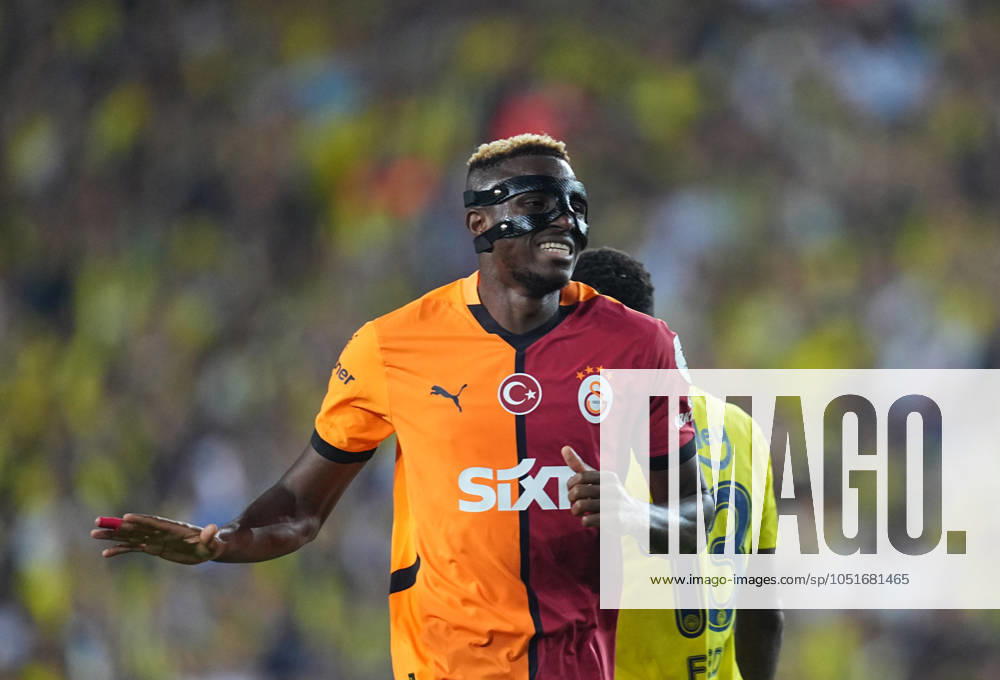 Turkey Süper Ligue: Fenerbahce SK vs Galatasaray S.K September 21 2024: Victor Osimhen of Galatasaray gestures during a Turkey So¼per Ligue game, FenerbahoÂße SK vs Galatasaray S.K, at Ulker Fenerbahce Sukru Saracoglu Stadium, Istanbul, Turkey. Ulrik Pedersen CSM (Credit Image:  Ulrik Pedersen Cal Media) Istanbul Turkey
