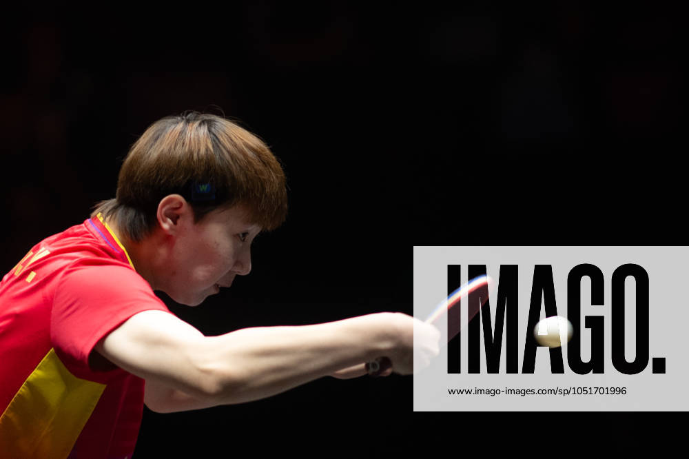 (241006) -- BEIJING, Oct. 6, 2024 -- Wang Manyu of China hits a return during the women s singles final match against Sun Yingsha of China at 2024 World Table tennis, Tischtennis (WTT) China Smash in Beijing, China, Oct. 6, 2024. ) (SP)CHINA-BEIJING-TABLE TENNIS-WTT-CHINA SMASH-WOMEN S SINGLES(CN) XiaoxYijiu