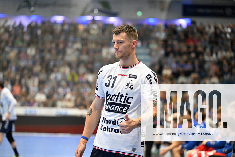 Emil Jakobsen SG Flensburg Handewitt 31 with thumbs up VfL Gummersbach vs SG Flensburg Handewitt, Handball, Daikin 1 Bundesliga, Matchday 5, Season 2024 2025, 06 10 2024 VfL Gummersbach vs SG Flensburg Handewitt, Handball, Daikin 1 Bundesliga, Matchday 5, Season 2024 2025, 06 10 2024 Gummersbach