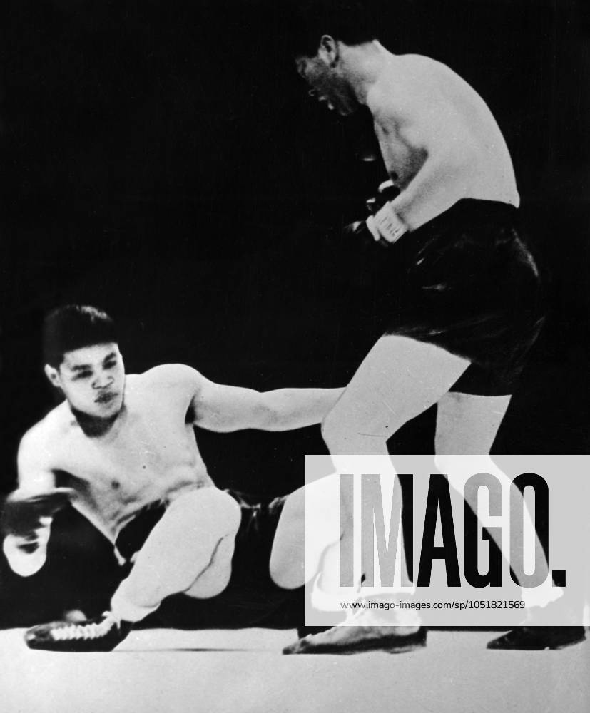 USA NEW YORK CITY 19 06 1936 Max Schmeling th , German professional boxer, faces Joe Louis, American heavyweight boxer, in a match at Yankee Stadium which Schmeling won New York City USA BOXNING sp sw