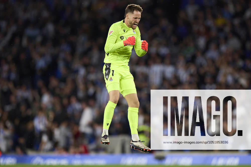 LaLiga EA Sports - Real Sociedad v Atletico de Madrid Alex Remiro of Real Sociedad reacts during the LaLiga EA Sports match between Real Sociedad and Atletico de Madrid at Reale Arena on October 6, 2024, in San Sebastian, Spain. San Sebastian Reale Arena Basque Country Spain RL_RSOvATM_000134