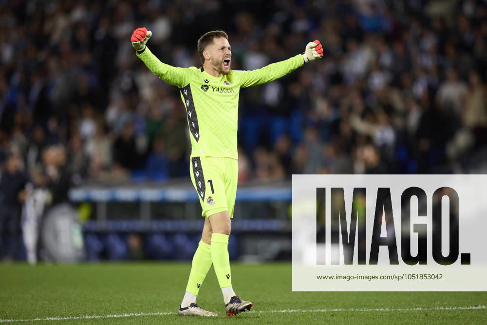 LaLiga EA Sports - Real Sociedad v Atletico de Madrid Alex Remiro of Real Sociedad reacts during the LaLiga EA Sports match between Real Sociedad and Atletico de Madrid at Reale Arena on October 6, 2024, in San Sebastian, Spain. San Sebastian Reale Arena Basque Country Spain RL_RSOvATM_000140