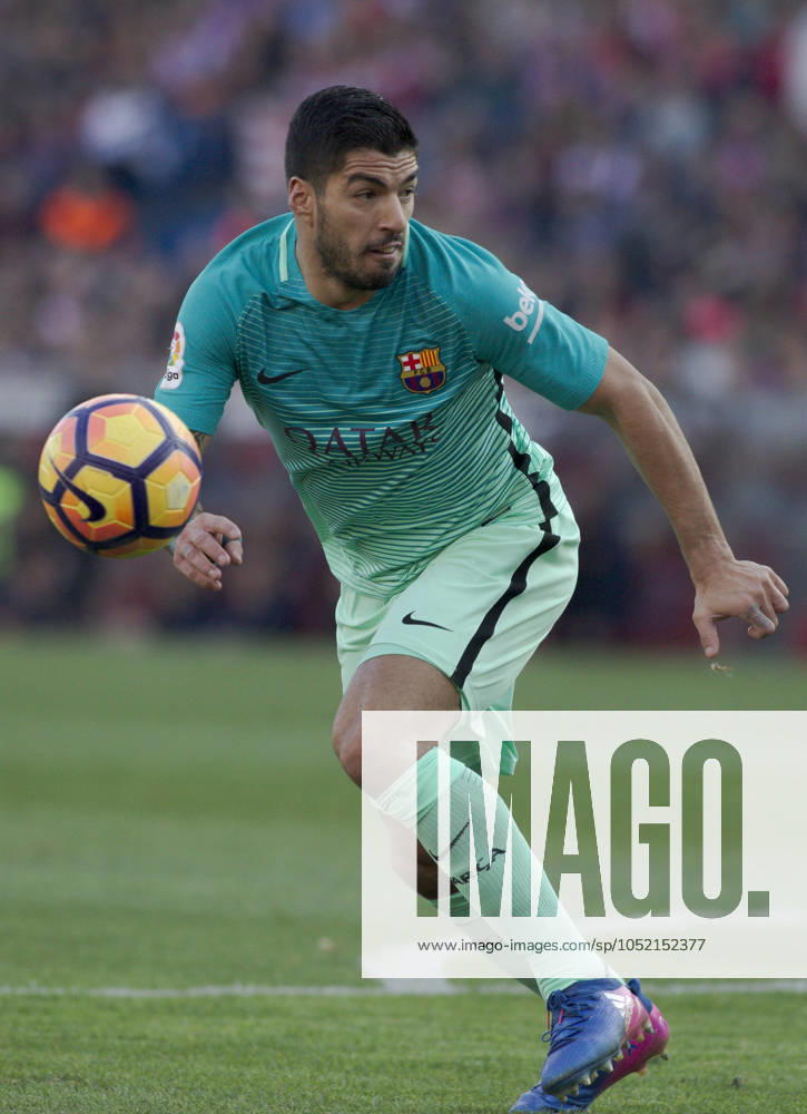 AtlÃ tico de Madrid v Barcelona - La Liga MADRID, SPAIN - FEBRUARY 26:Luis Suarez of FC Barcelona, Barca in action during the Spanish League 2016 17 match between Atletico de Madrid and Barcelona, at Vicente Calderon Stadium in Madrid on February 26, 2017. (Photo by Guillermo Martinez) Madrid Vicente Calderon Stadium Spain