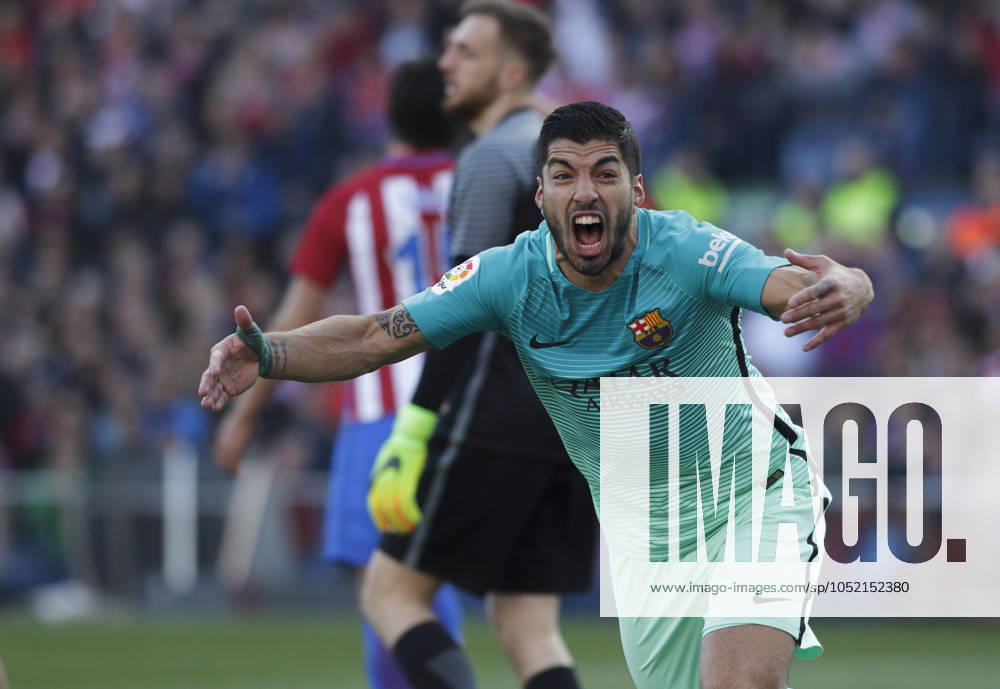 Atlà tico de Madrid v Barcelona - La Liga MADRID, SPAIN - FEBRUARY 26:Luis Suarez of FC Barcelona, Barca celebrates a goal during the Spanish League 2016 17 match between Atletico de Madrid and Barcelona, at Vicente Calderon Stadium in Madrid on February 26, 2017. (Photo by Guillermo Martinez) Madrid Vicente Calderon Stadium Spain