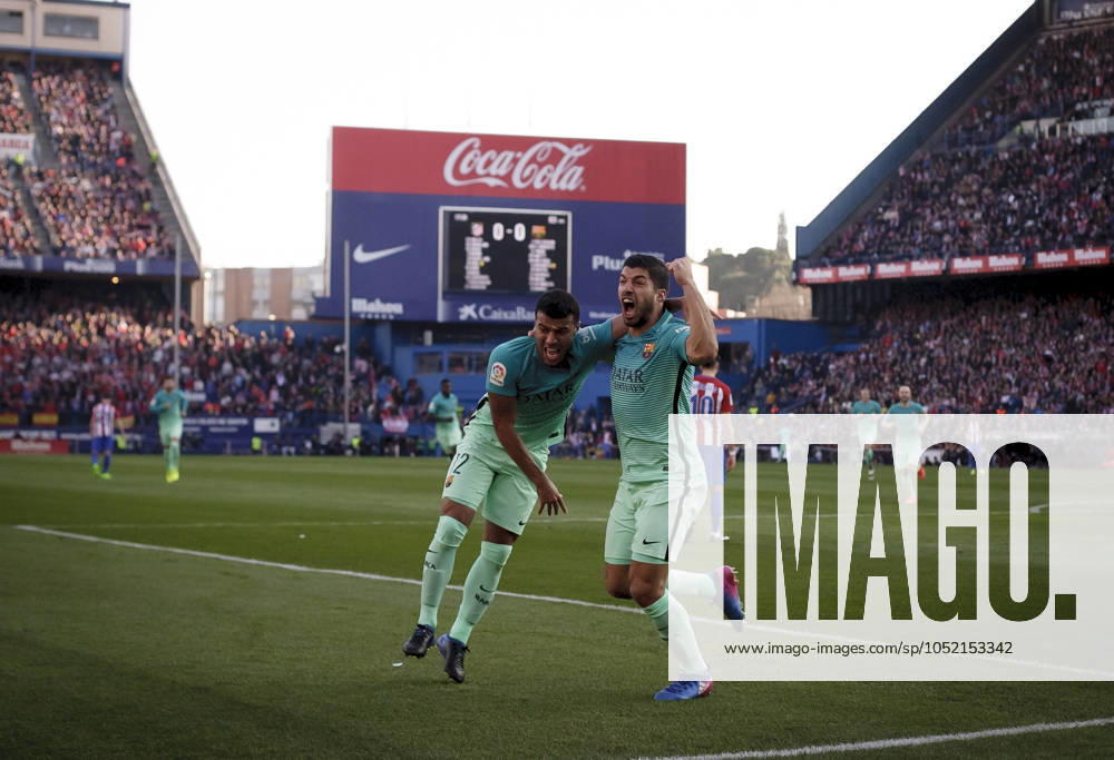 Atlà tico de Madrid v Barcelona - La Liga MADRID, SPAIN - FEBRUARY 26:Luis Suarez of FC Barcelona, Barca and Raphina of Barcelona celebrates a goal during the Spanish League 2016 17 match between Atletico de Madrid and Barcelona, at Vicente Calderon Stadium in Madrid on February 26, 2017. (Photo by Guillermo Martinez) Madrid Vicente Calderon Stadium Spain